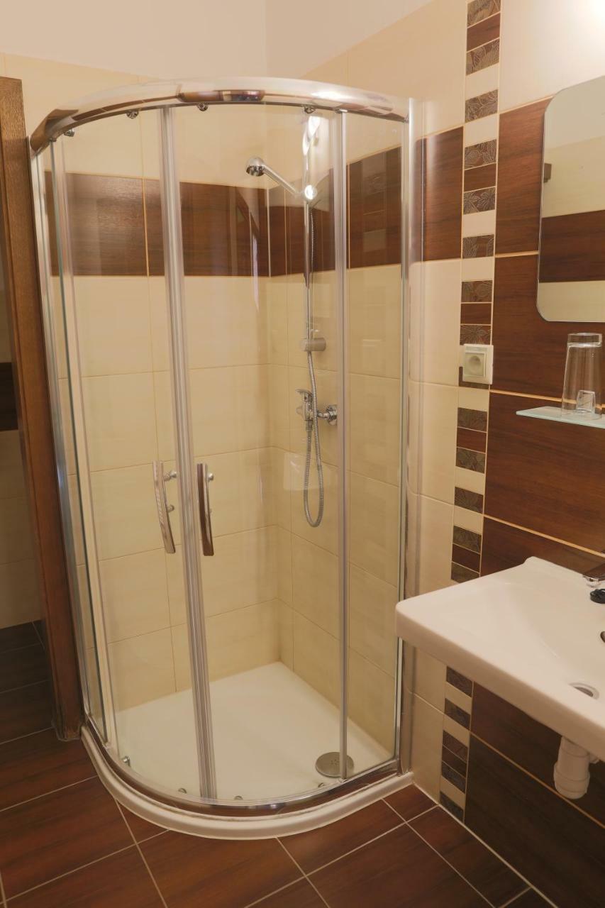 Hotel Diana Nové Mesto nad Váhom Exteriör bild